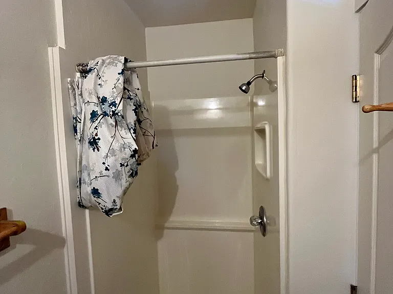 130 SW 3rd St #3 — Photo 11