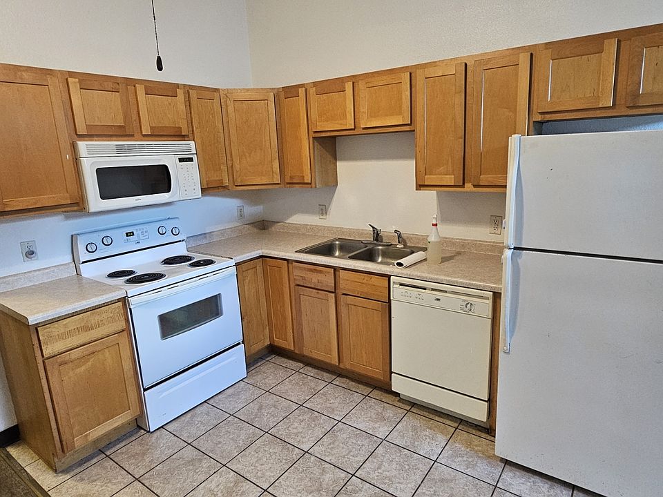 1st image of 121 E 3rd St APT 9