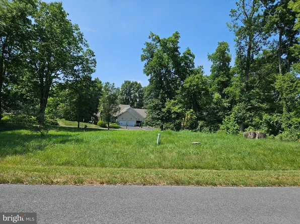 69 Juniper Cir, Shepherdstown, WV 25443