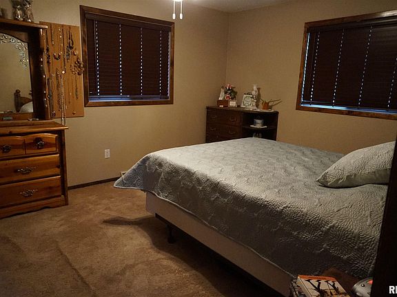 2nd image of 106 Deutel Ct