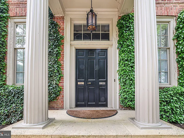 2310 Kalorama Rd NW — Photo 6