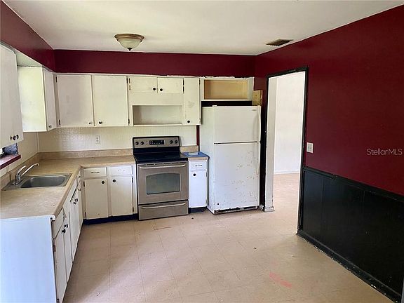 4th image of 1749 S Village Dr