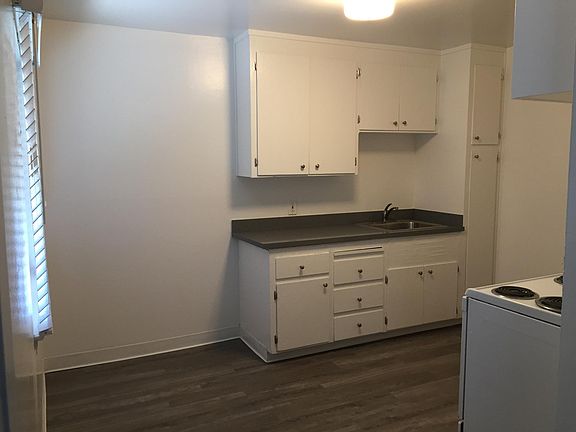 3rd image of 30 Willow St