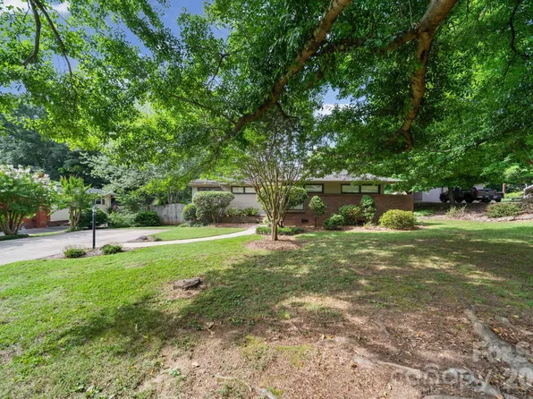 214 Walnut Ave, Mount Holly, NC 28120