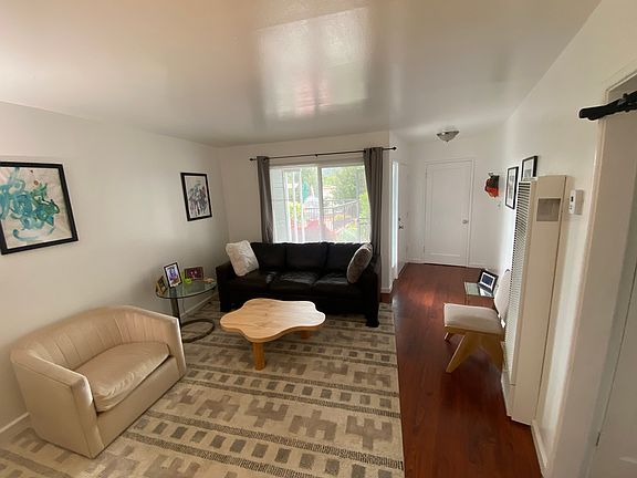 2nd image of 300 Redwood Ave #2