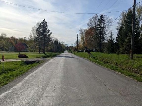 Exterior Neighborhood (street photo)