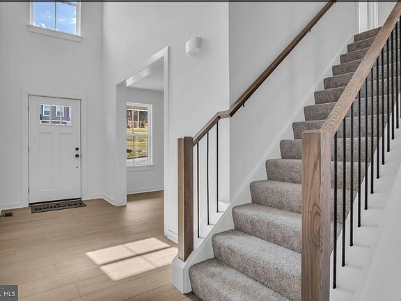 3rd image of 217 Rockville Blvd