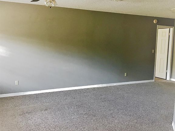 2nd image of 1840 N Oakwood Trl