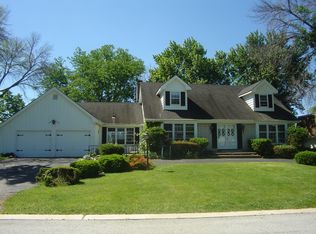225 W Brentwood Dr, Palatine, IL