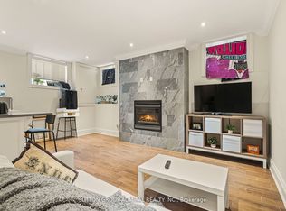 15 Highbourne Rd, Toronto, ON M5P 2J1