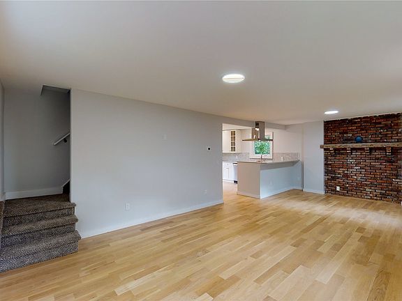 4th image of 305 Wavecrest Dr