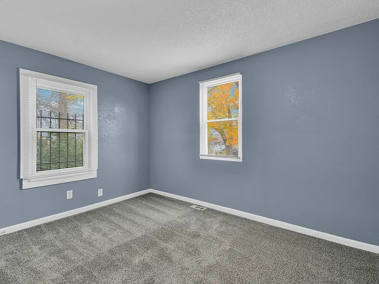 3414 Elmwood Ave — Photo 14