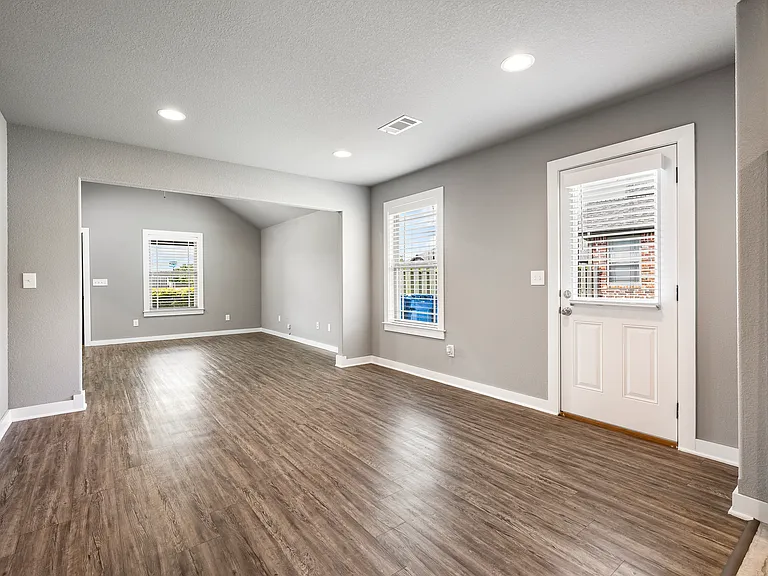 3712 SW Davinci Blvd — Photo 4