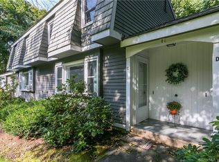 20 Comstock Ave #1C, Essex, CT 06426