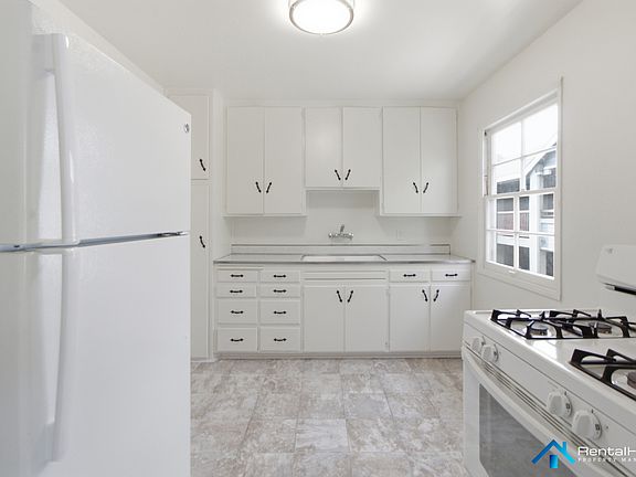 5th image of 449 N Euclid Ave APT G