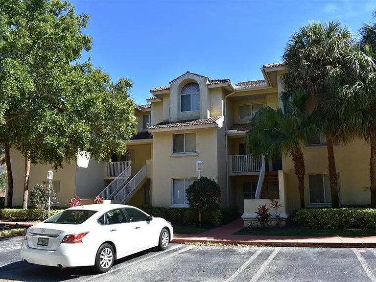 7108 Glenmoor Dr #7108 — Photo 11