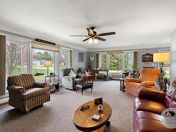 5th image of 4125 Lorenson Rd
