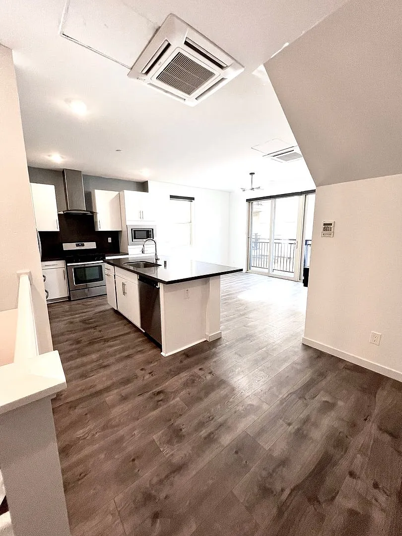 Available for showings after July 20th. — Photo 4
