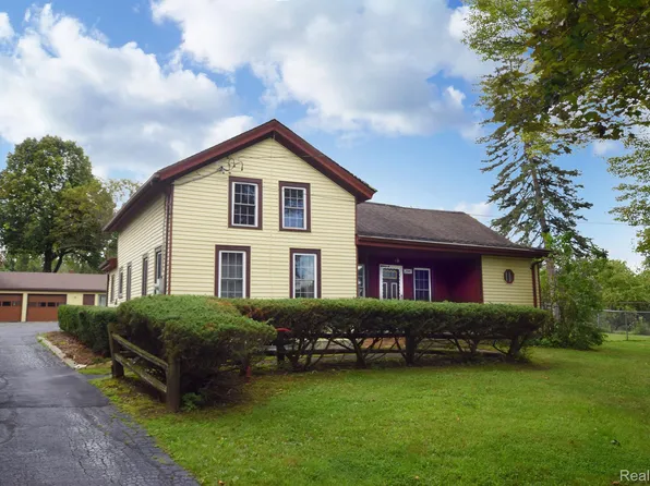 2041 W Reid Rd, Flint, MI 48507