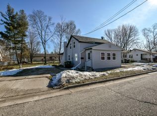 446 7th St, Prairie Du Sac, WI 53578