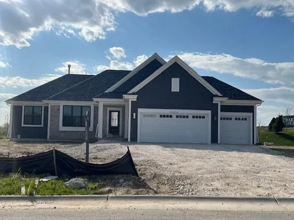 W251N2437 Valleyview CIRCLE, Pewaukee, WI 53072