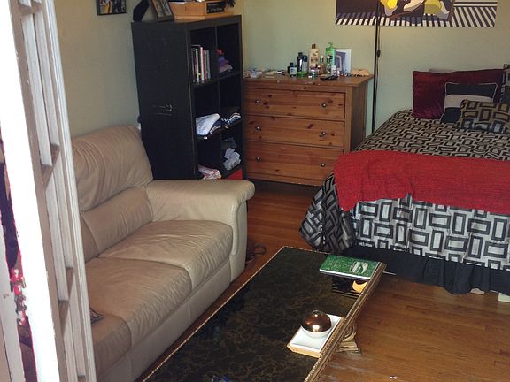 bedroom/living space