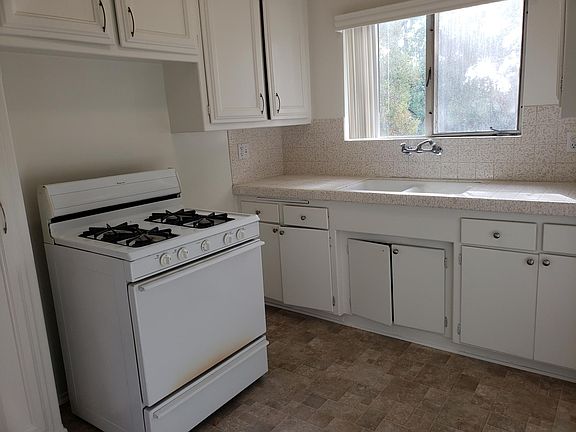 4th image of 515 N El Molino Ave APT 2