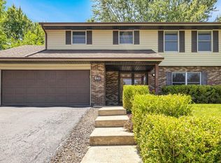 108 Beau Gon Dr, Swansea, IL