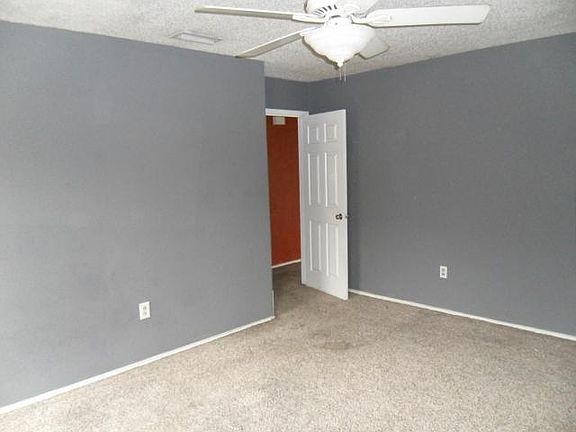 4th image of 2633 Argus Dr