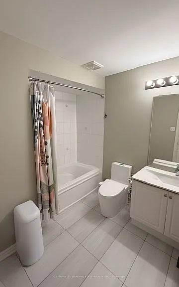 2443 Newcastle Cres — Photo 10