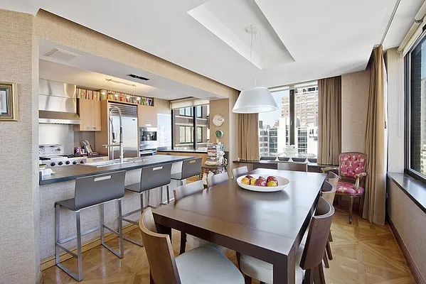 Sold by Sloane Square | media 15