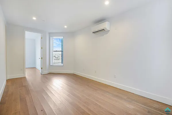 Rented by EXR | media 1