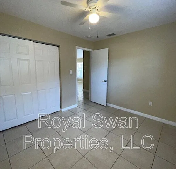 2806 Mineola Dr — Photo 10