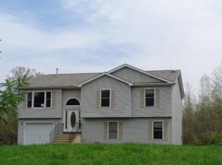 289 Ash Dr, Long Pond, PA 18334