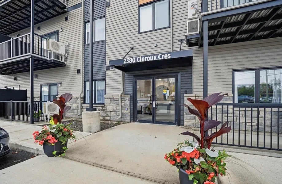 2380 Cleroux Cres #306
