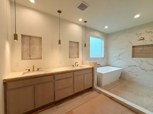 10422 Timberoak Dr, Houston, TX 77043