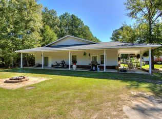 1098 Winding Pond Rd, Manning, SC 29102