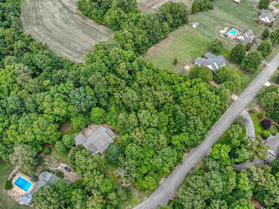 1st image of 190 Rolling Oaks Dr