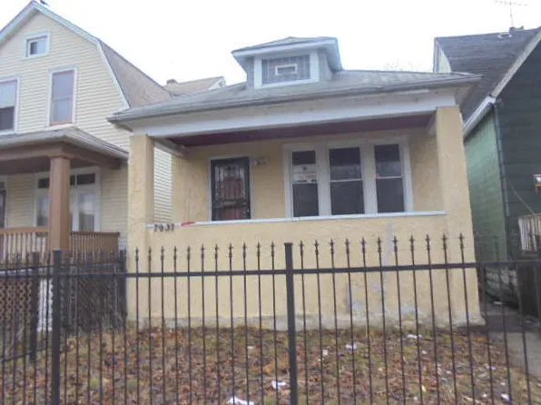 7937 S Saginaw Ave, Chicago, IL 60617