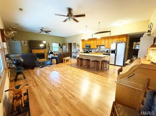 701 Catalpa Ln, Jackson, MO 63755