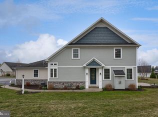 221 Sawgrass Dr, Millersville, PA 17551