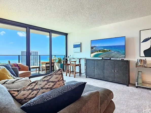 615 Keawe St #2108, Honolulu, HI 96813