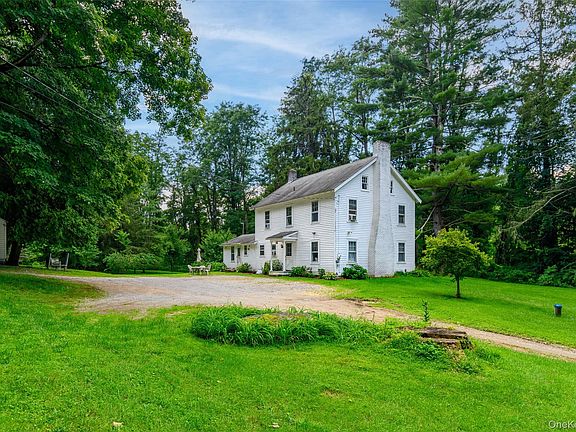 2nd image of 264 Quaker Hill Road