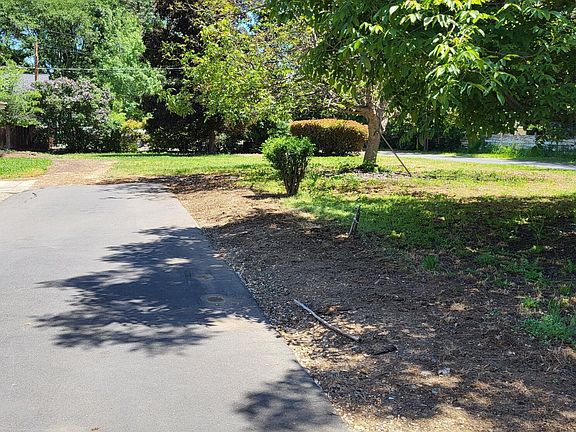 3rd image of 1549 Magnolia Ave