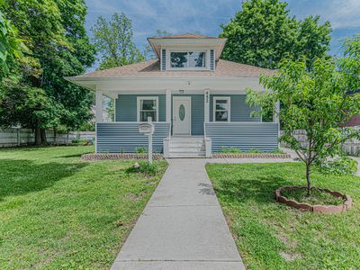 452 Addison St, Elgin, IL, 60120