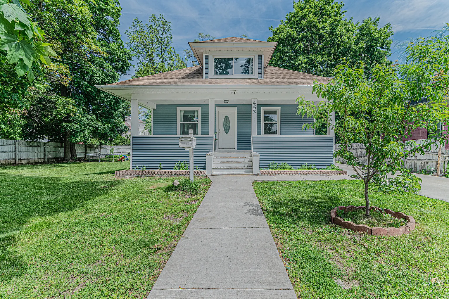 452 Addison St photo 1
