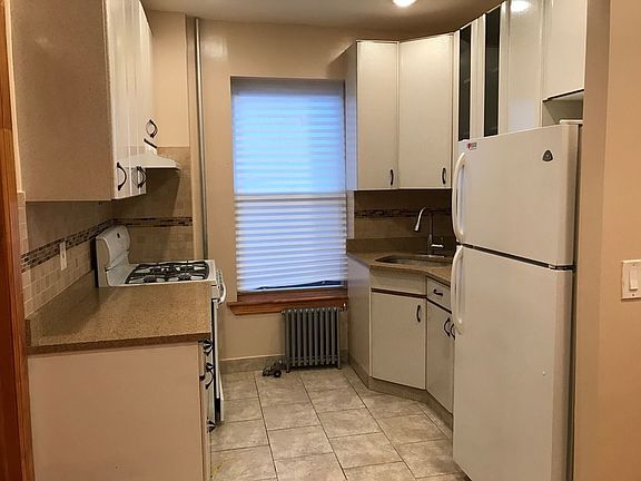 2nd image of 3055 47th St APT 1R