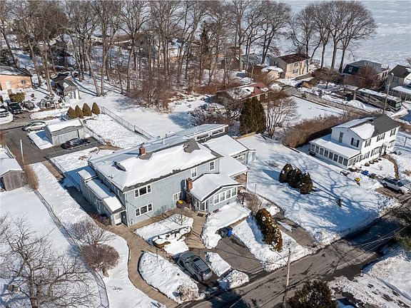 4th image of 1082 Hancock St