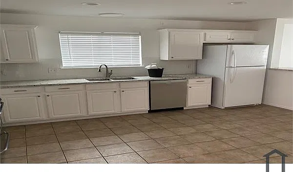4 bed, 1700 sqft, $2,800 — Photo 3