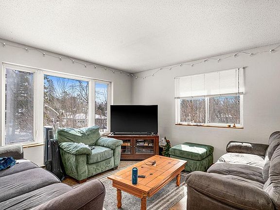 5th image of 2417 Vermilion Rd